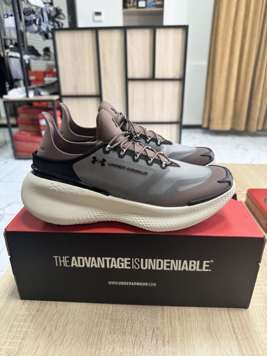 Under Armour Nova