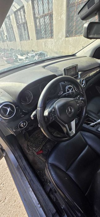Dezmembrez Mercedes B-Class w246 1.8 CDI  transmisie automata ,an 2012