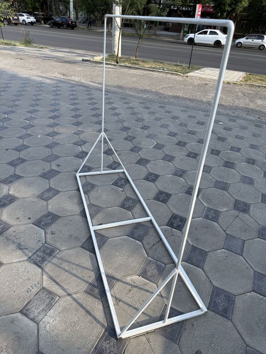 Вешалка гардеробная