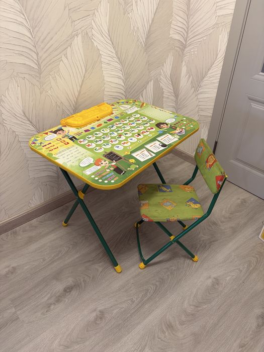 Детский столик для учебы