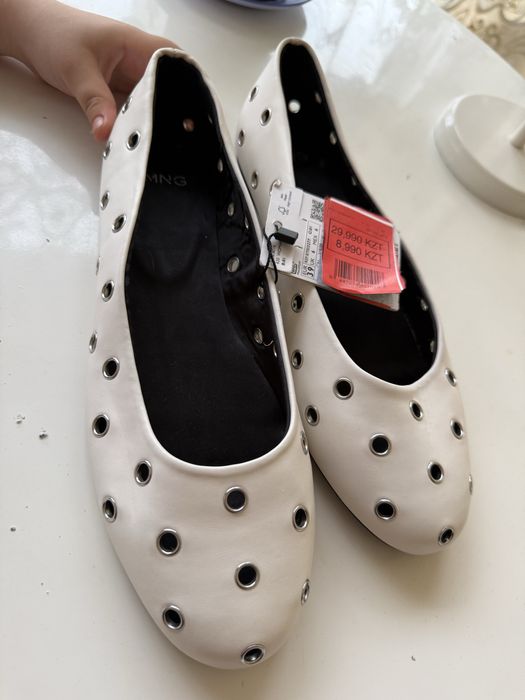 Обувь  MNG новые