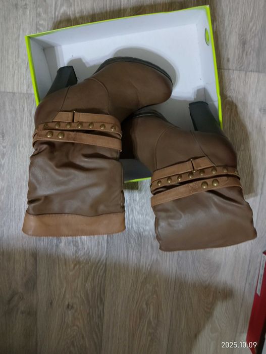 Сапоги с каблуком