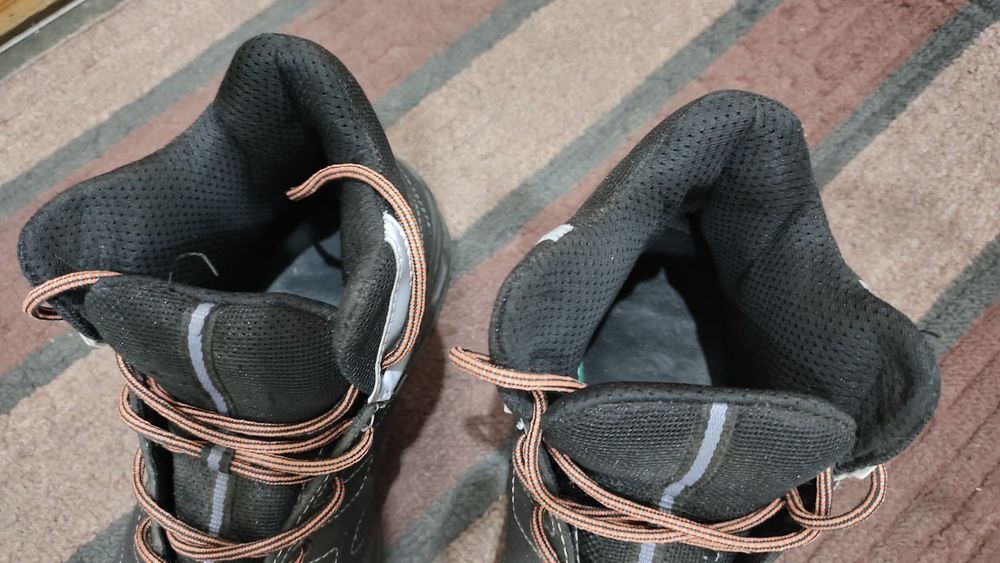 Продам спец обувь