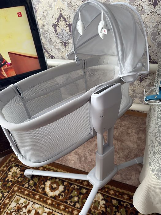 Детская приставная кроватка электрокачель