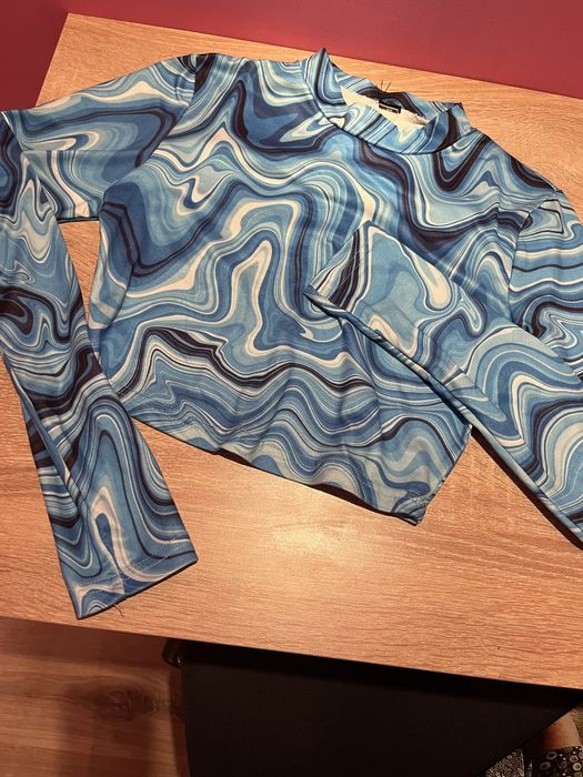 Дамски топ с дълъг ръкав – модерен дизайн