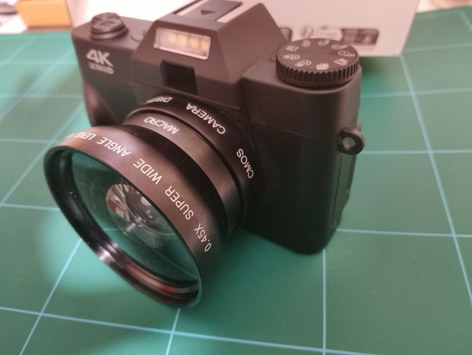 Фотоапарат 4К ultra HD + 64GB карта памет със няколко обектива.
