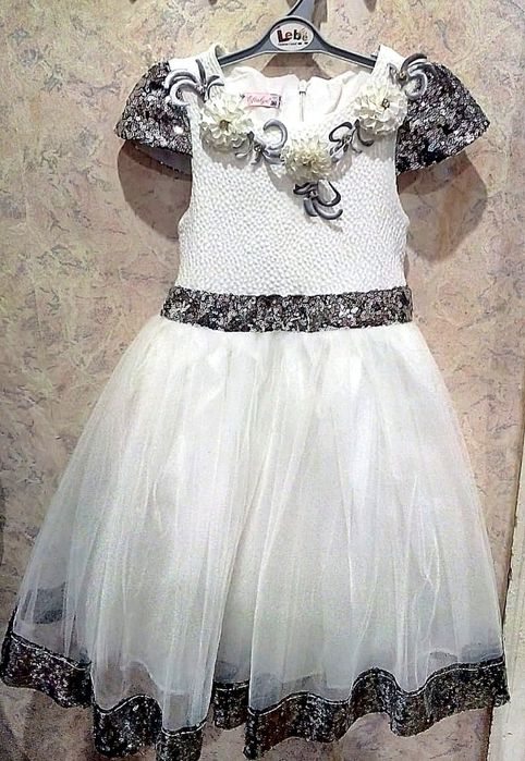 Платья для девочки разные