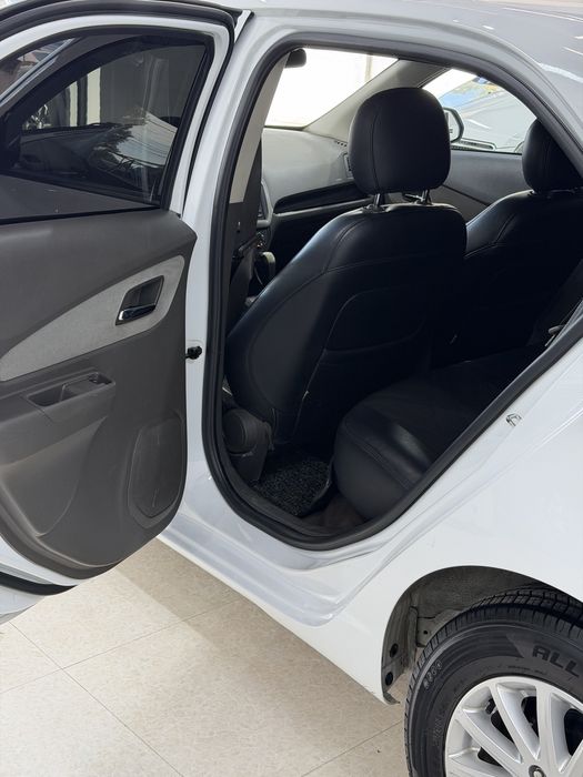 Chevrolet Cobalt 2019 — 10