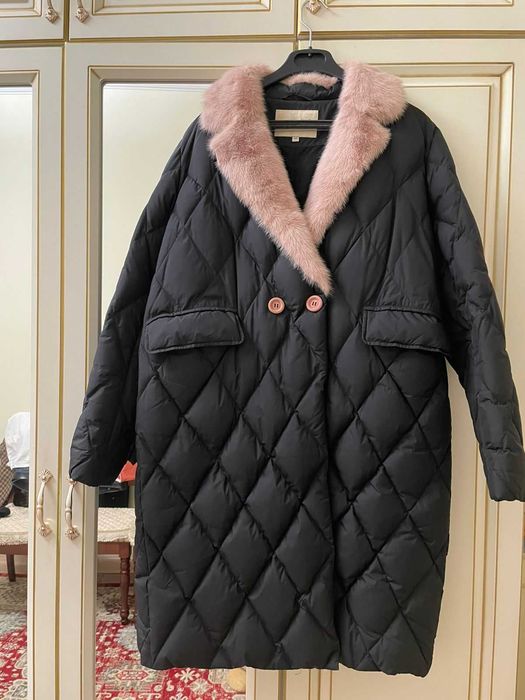 Пальто демисезонное,классика, в отличном состоянии.