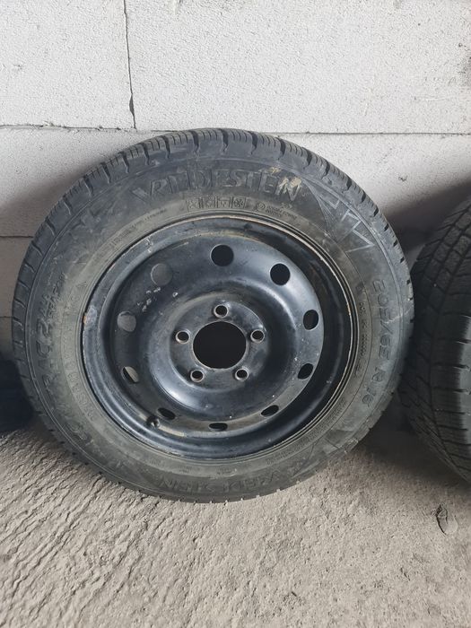 2 anvelope iarna +jante 205/ 65 R16C