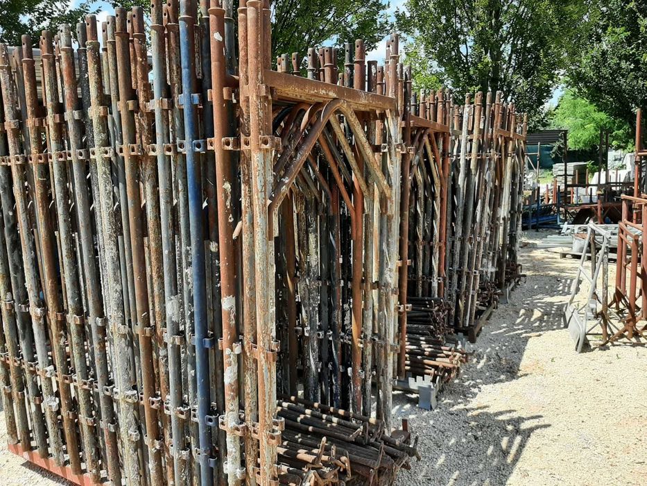 Schela metalica, popi metalici