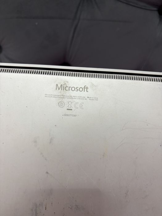 Vand laptop defect microsoft surface 1769