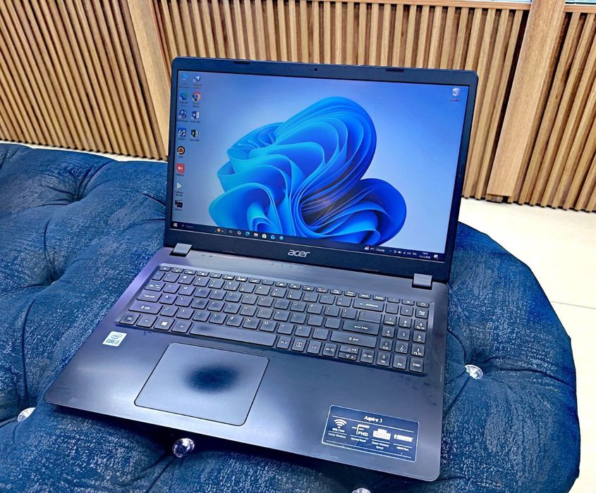 Laptop Acer core i3 10-Pokolenia