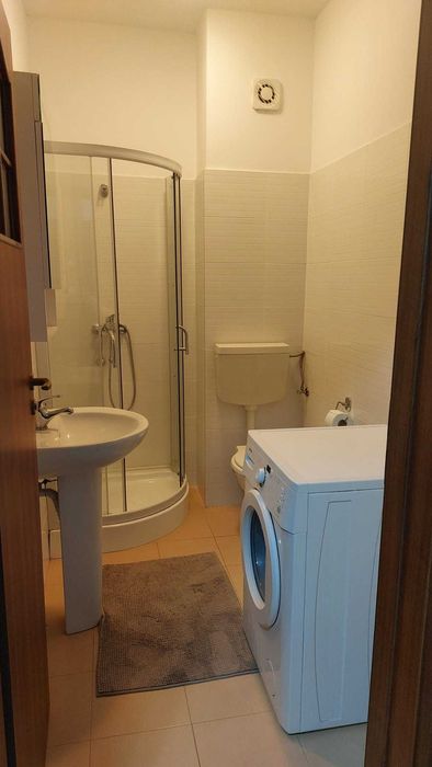 Închiriez apartament 3 camere în Cartierul Latin, Prelungirea Ghencea