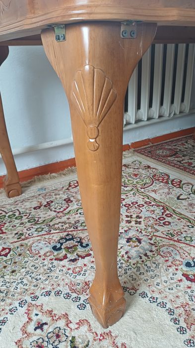 Продам стол и 4 стула