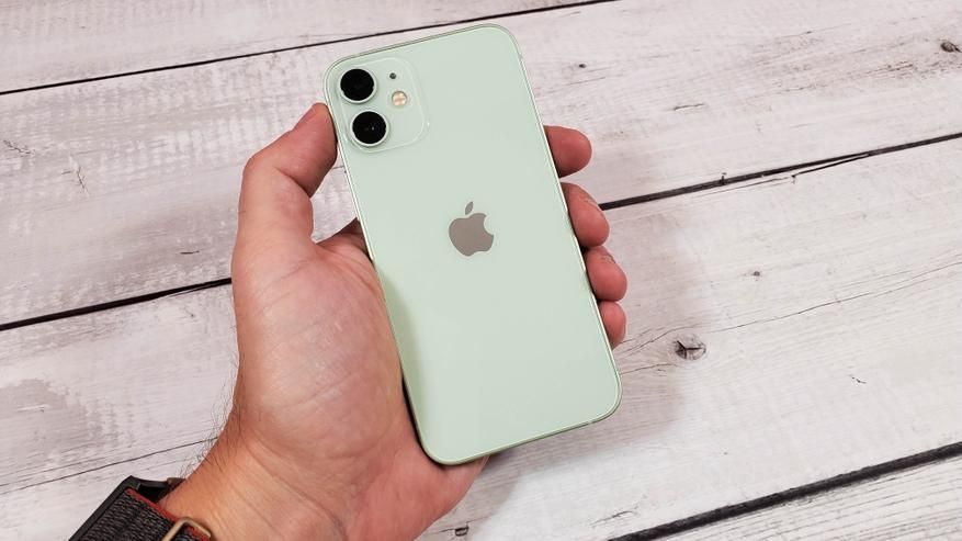 Абсолютно новый iPhone 12 память 128 гб