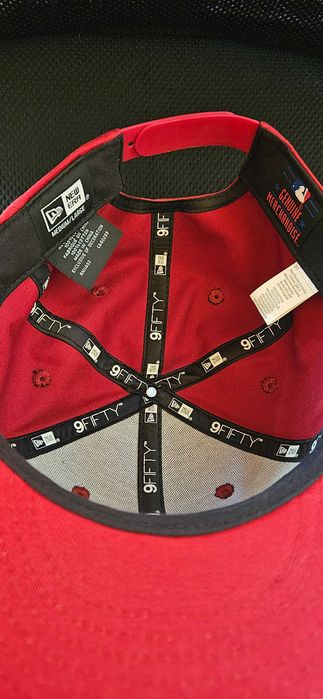 Vand sapca NEW ERA rosie, noua, nepurtata
