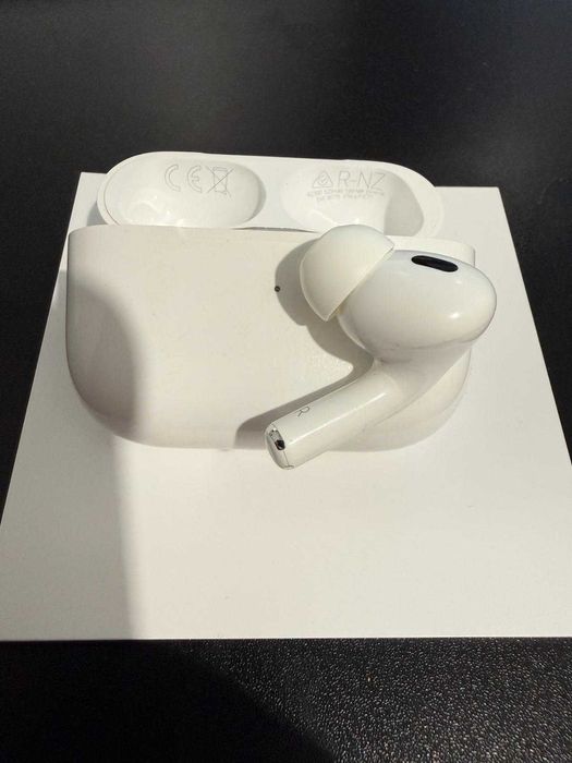 AirPods Pro 2 case + pod dreapta