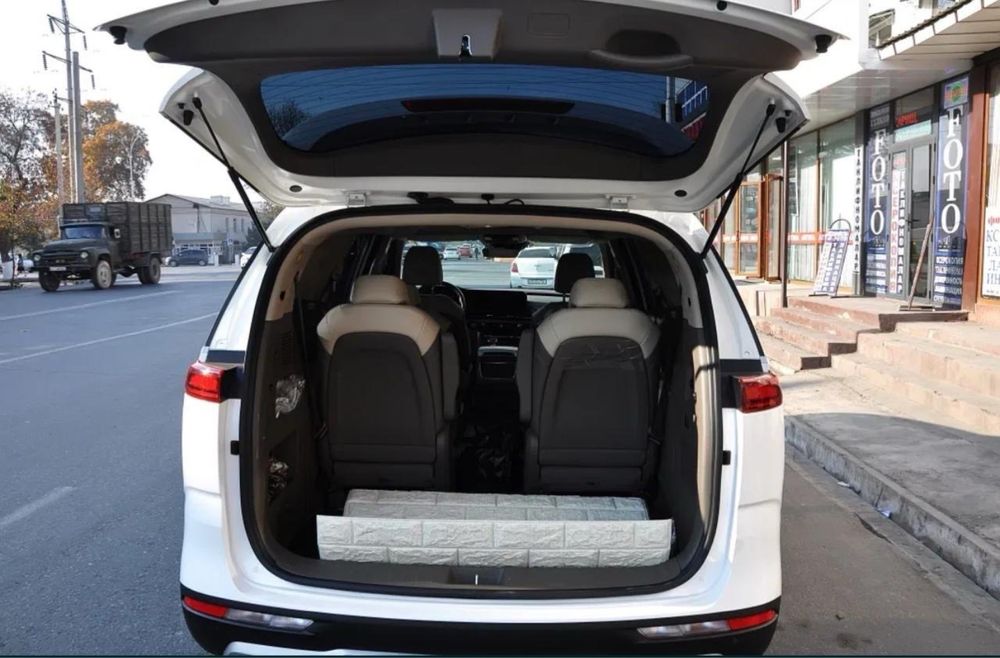 Продается Kia Carnival 2023