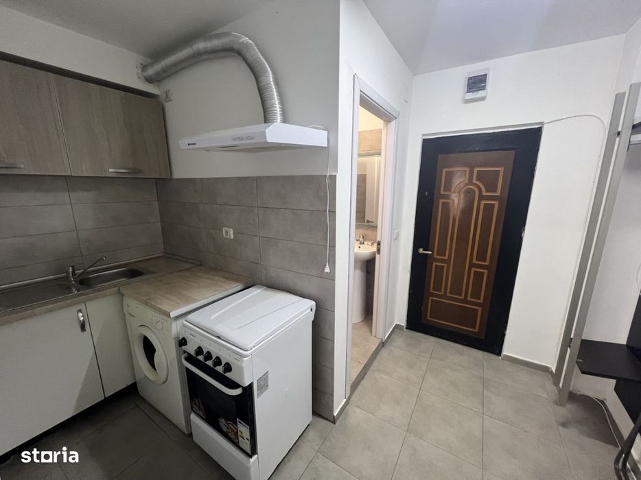 Garsoniera renovata, zona Insula