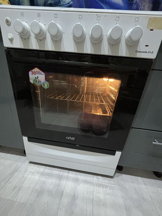 Продам электро плиту