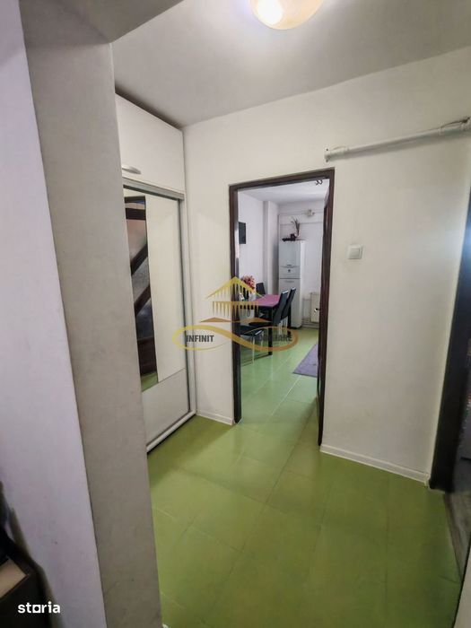 Vând apartament cu 3 camere decomandate in centrul orașului Bacau