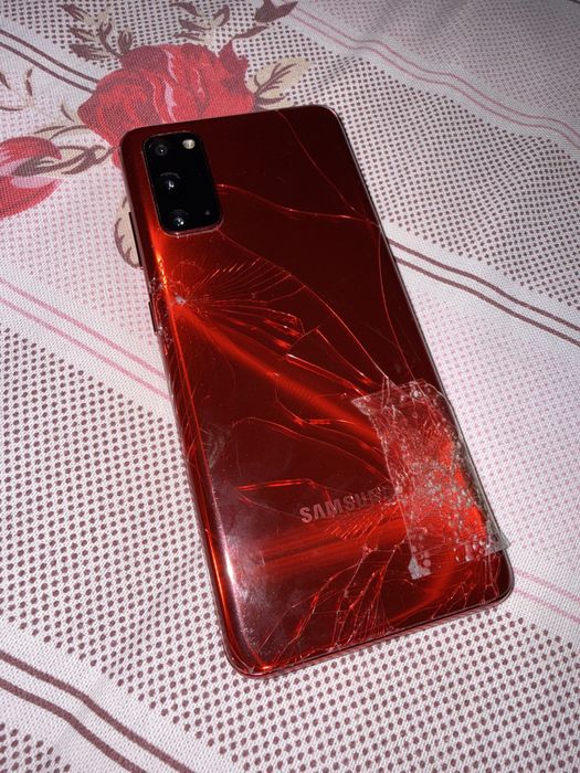 Продам Samsung s20