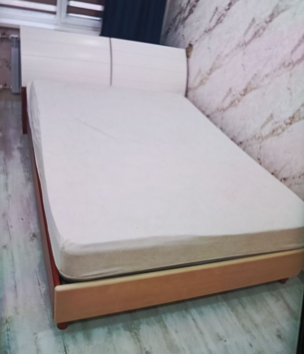 Продается 2 х спальная кровать