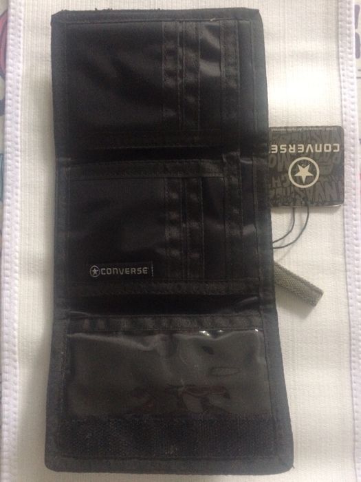 portofel converse