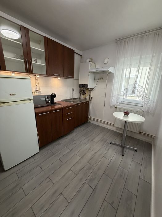 Proprietar inchiriez apartament cu o camera