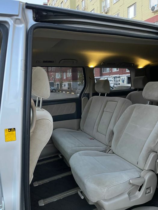 Автомашина Тойота Алфард