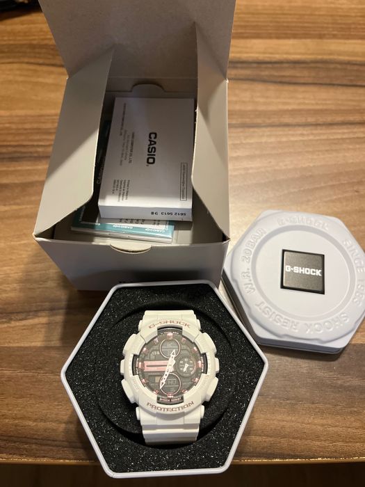 Часовник - Casio g-shock