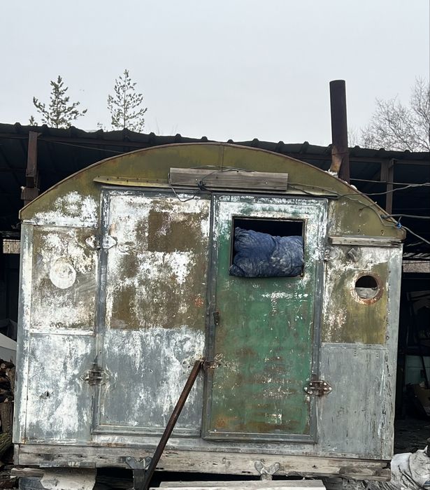 Продам утепленную бутку с буржуйкой