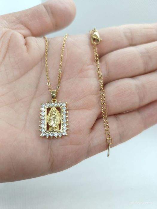 Lanturi placate cu aur