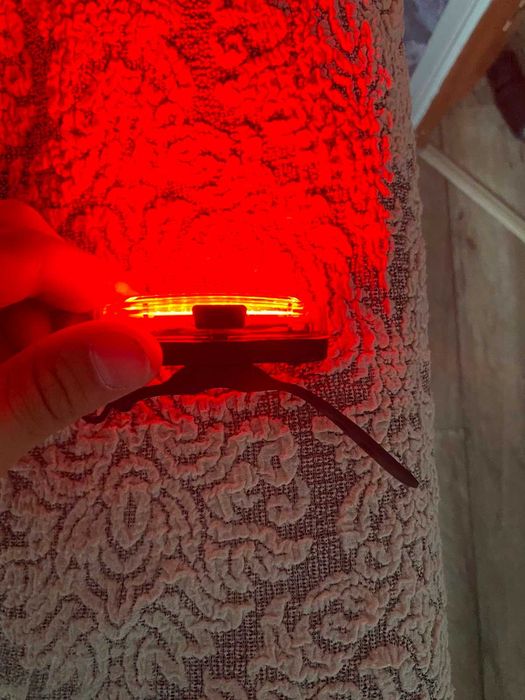 Продам задний фонарь для велосипеда