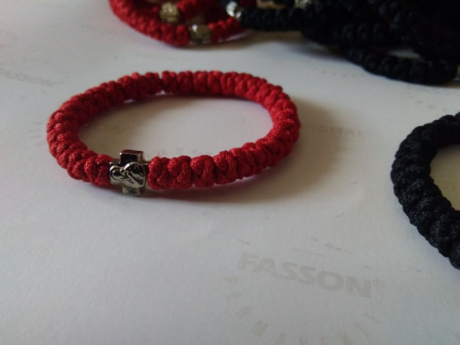 Плетена гривна 33 възела