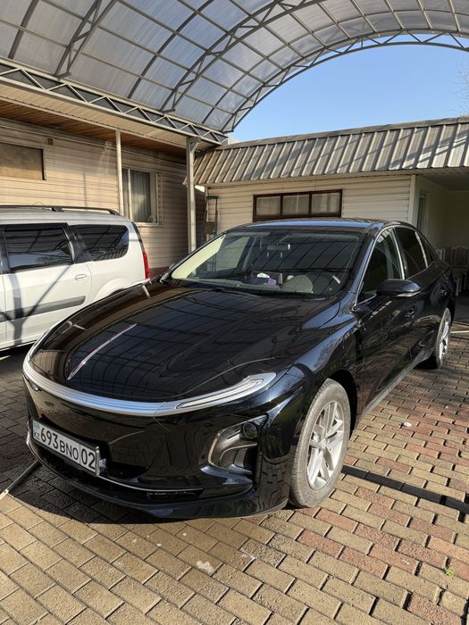 Hongqi EQM5 в аренду