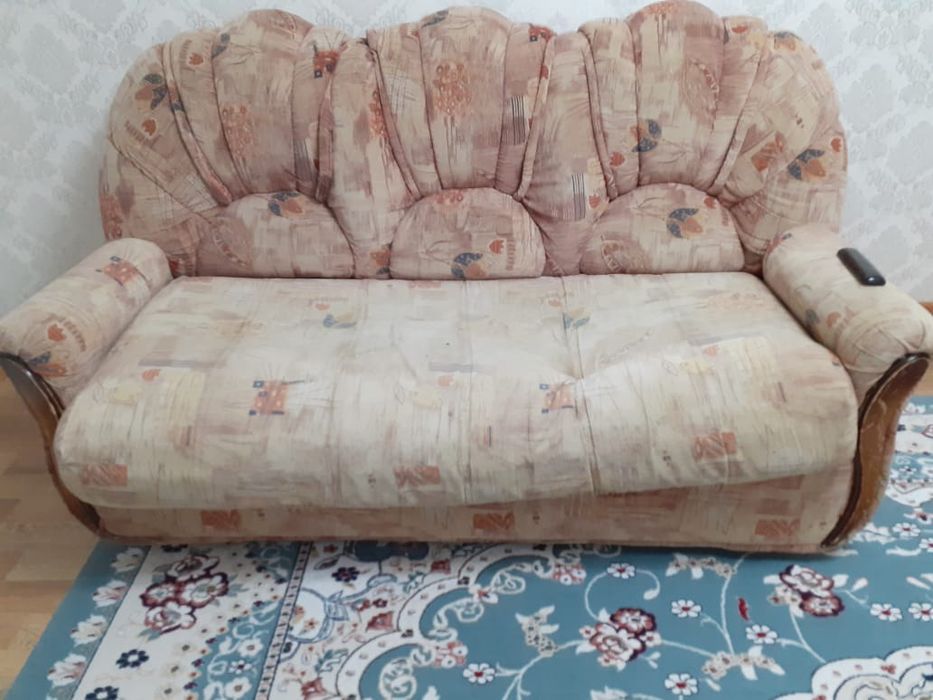 Диван раскладной с двумя креслами