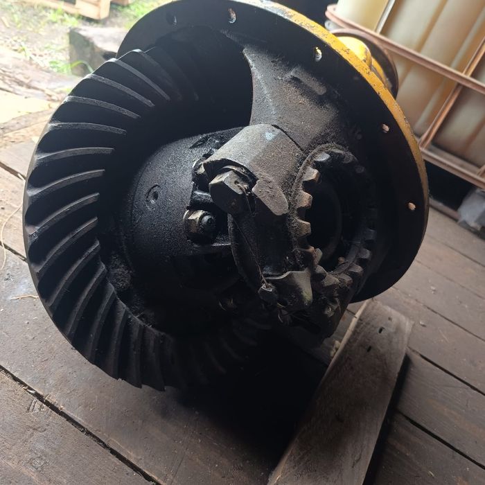 Продам редуктор на Погрузчик