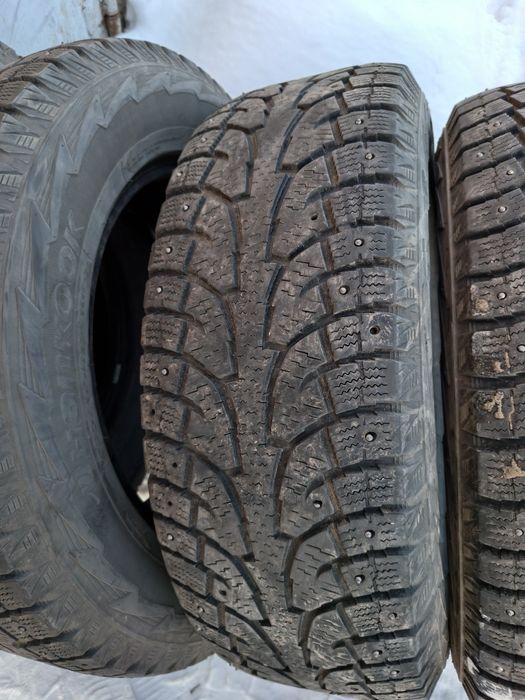 Продам зимние шины 235/65/17