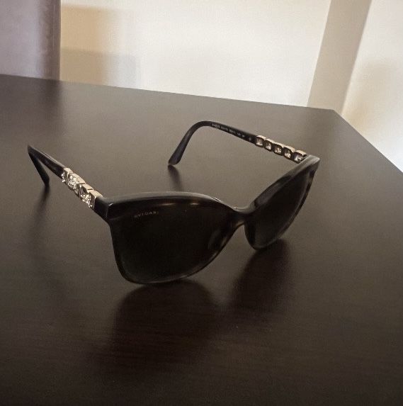 Оригинални дамски слънчеви очила на Miu Miu, Jimmy Choo,Givency.