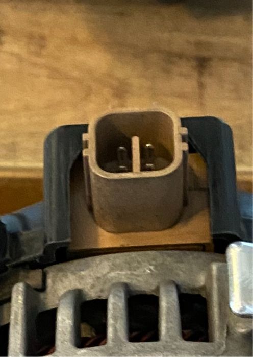 Генератор на камри 35-40 обьем 2.4.