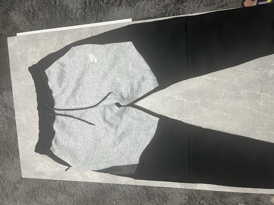 Nike Tech Bluza si Pantaloni