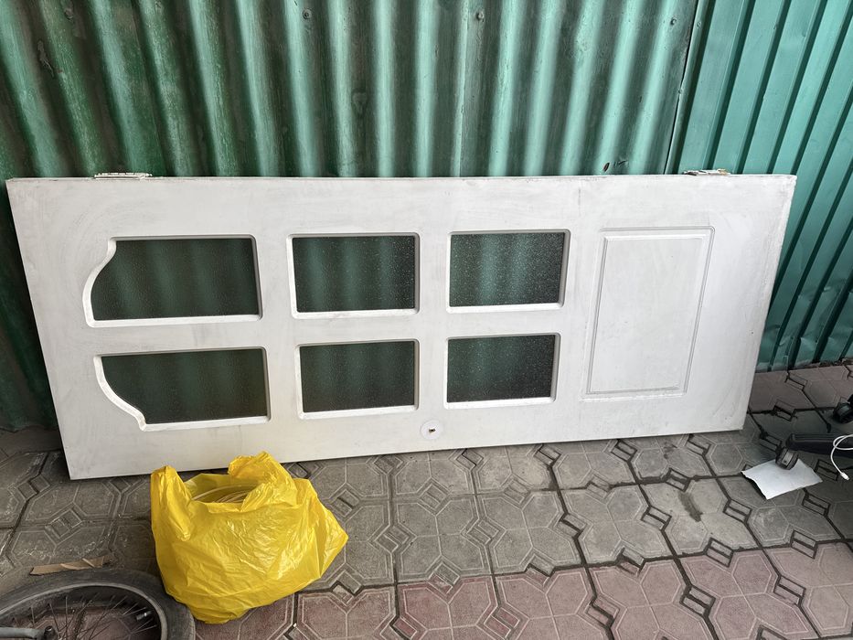 Отдам дверь деревяная