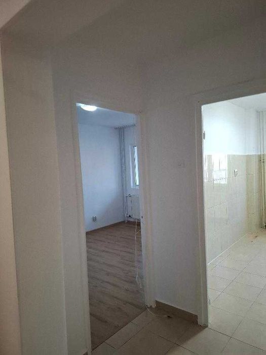 Vand apartament 2 camere decomandate ,dependinte ,2balcoane  , 50 mp,modernizat,et 8 din 11, in Ploiesti zona Bdl Bucurestiucuresti,50 mp,