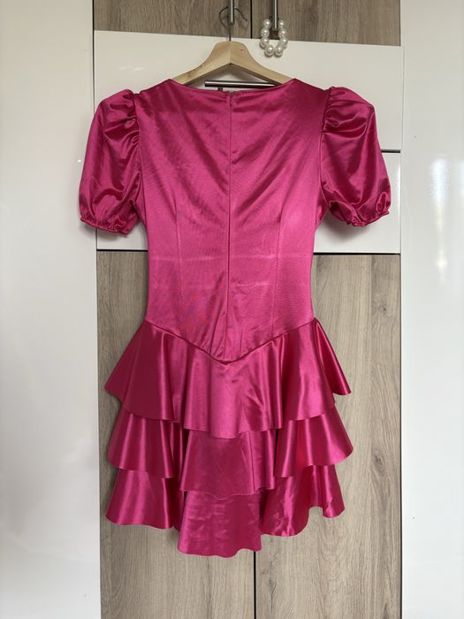 Rochie roz, volănașe