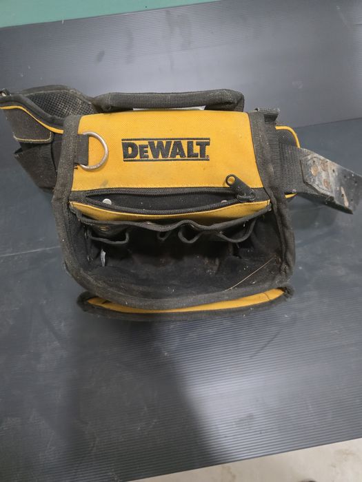 Паласка колан и държач за чук DeWalt