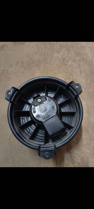 Продается моторчик задней печки