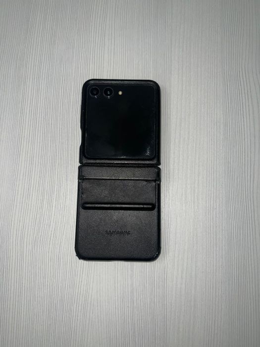 Samsnug Z Flip 5