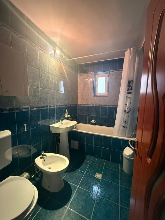 Inchiriez apartament 2 camere 100 mp